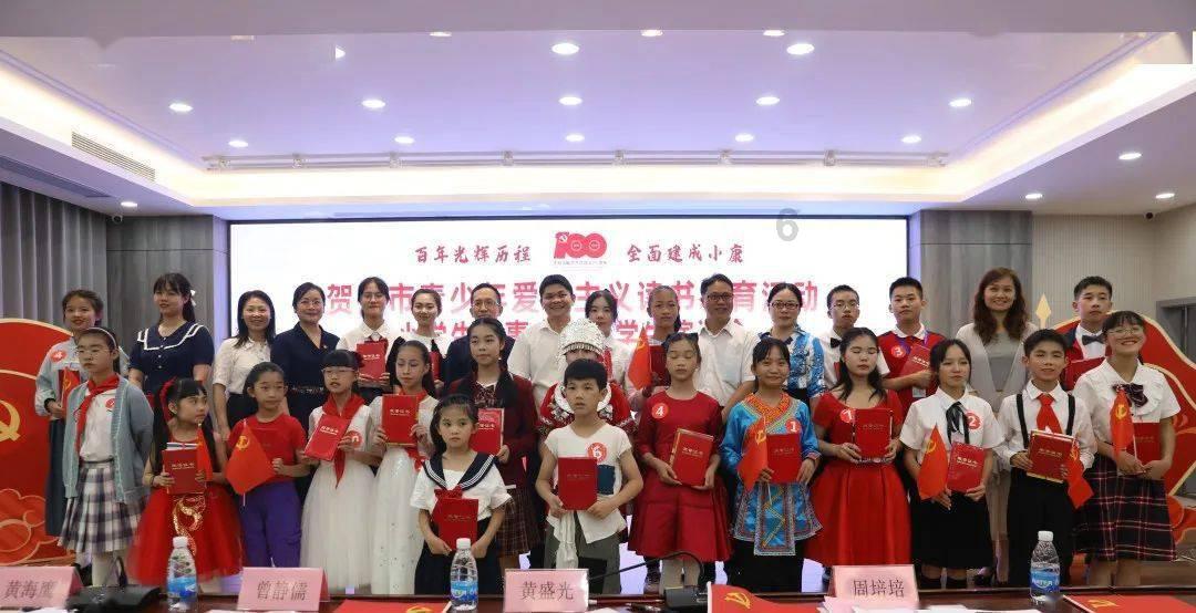 宝骏510白车开门时在墙上把边缘蹭到一小块车漆，露出来是发黄的是底漆吗，这样能用补漆笔吗？
